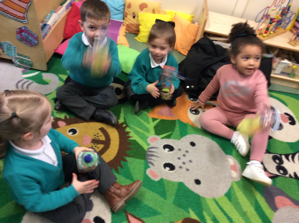 OverfieldsPri's tweet image. A lovely creative Early Words Together session this afternoon, focusing on the importance of singing and nursery rhymes to develop language.  We decorated shakers and had fun playing them!