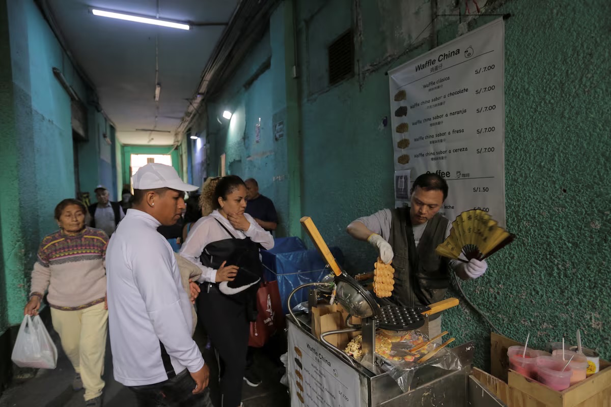 ARJourdan's tweet photo. Quinoa, ceviche and Chinese fusion on menu as Peru hosts Biden, Xi https://t.co/ayiZMSctgC @maquinor  @AlexRamiroV https://t.co/EeXG86BPvM
