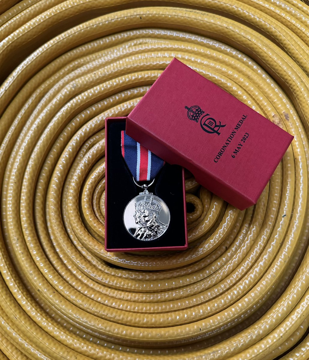 To mark the #Kings Coronation, our #Firefighters across #Haringey have received a commemorative #medal.

These medals have been awarded to serving frontline members of the #Emergency services, Prison service and Armed #Forces.

🤴🏻🎖️