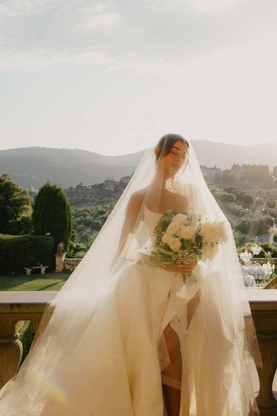 cerrylo's tweet photo. choose your dream white wedding dress !

an interactive thread / polls 𔘓 
────୨ৎ──── 
↻ / ♡ appreciated https://t.co/eN5MGQRAT8