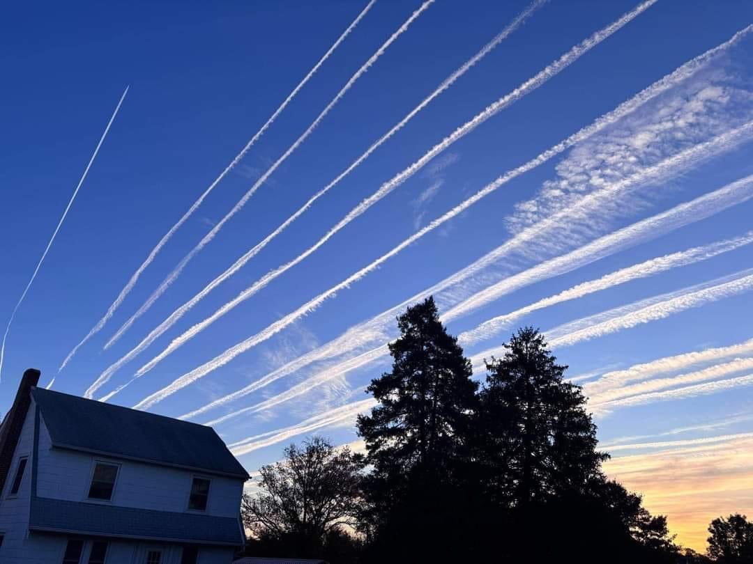 Do you see the "Geoengineering"?
Take photos and share them to raise awareness?
I want to follow YOU.
Like minds need to stick together.