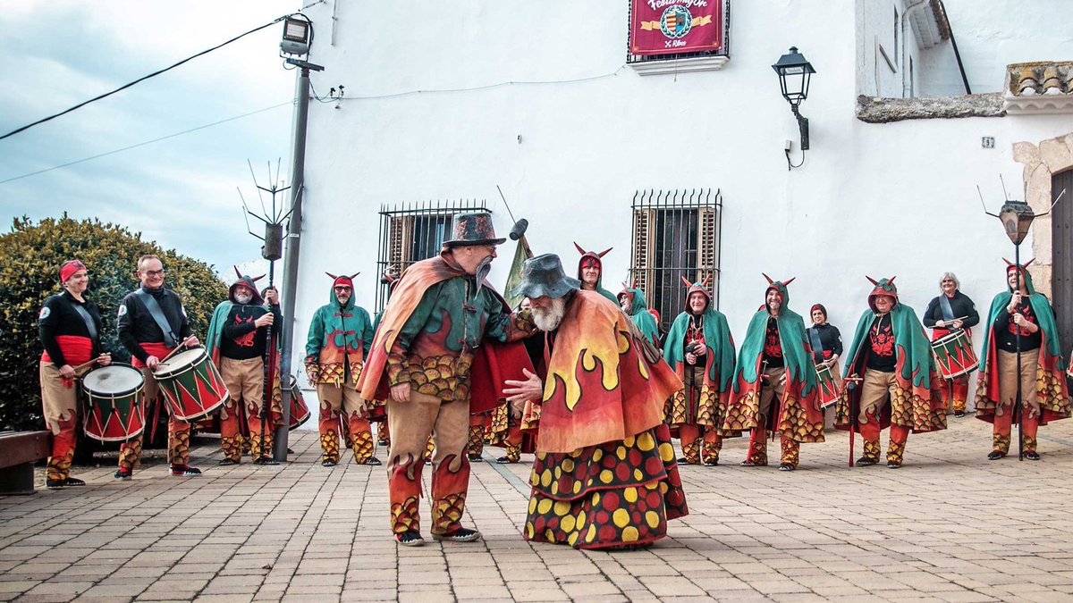 🔥 Els pressupostos participatius de <a href="/santperederibes/">Sant Pere de Ribes</a> permetran recuperar el Drac Vell i el Ball de Diables de #Ribes en la seva versió més antiga.

➡️ tuit.cat/yLyLM
