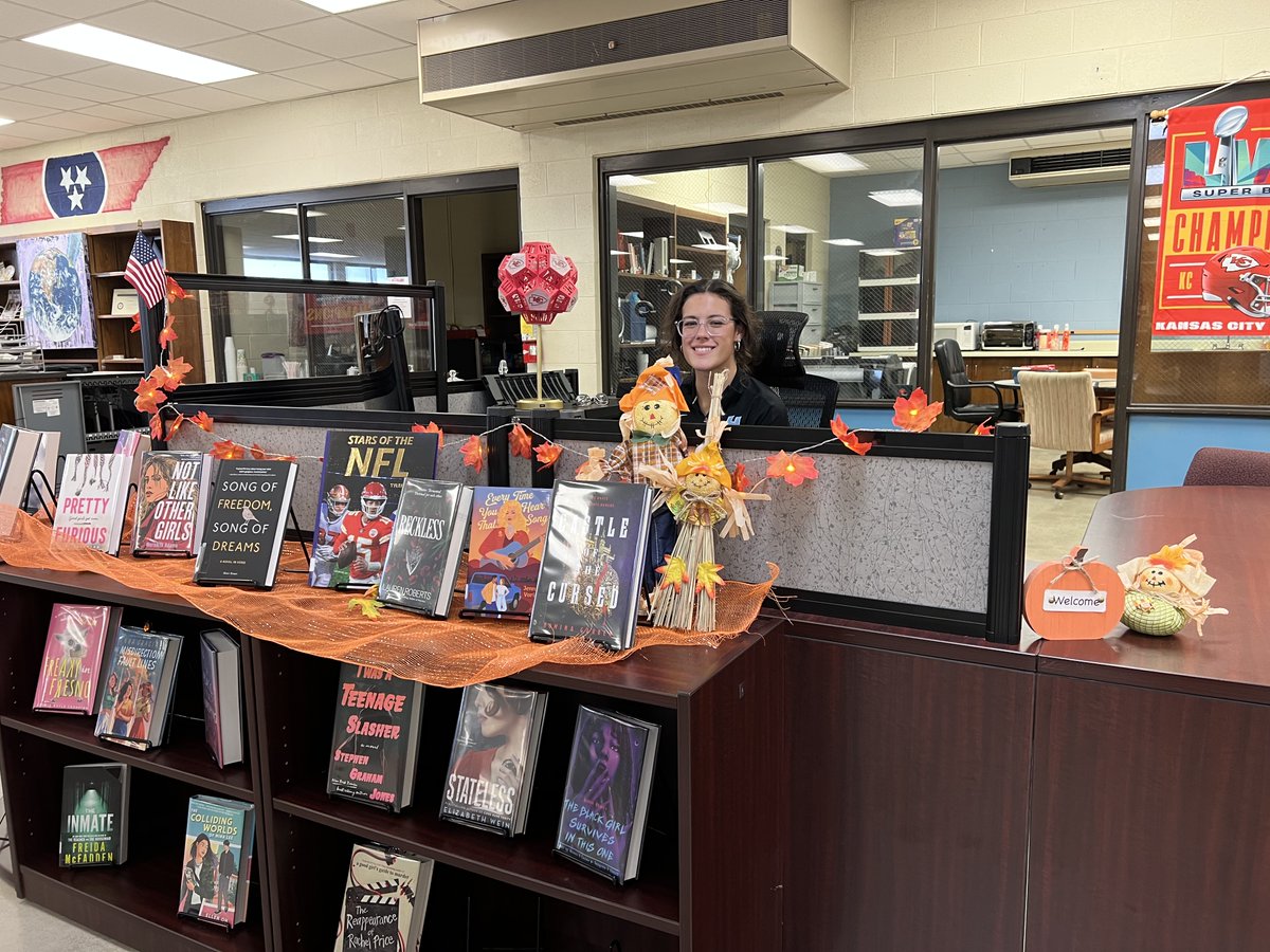 MountaineersMC's tweet image. Nonfiction Know-Vember is here! @HHSMountaineers, stop by the Library Media Center to browse our nonfiction section and book displays. If you can't find your topic, please talk to me or fill out my Google Forms book request. #highschoolreaders #NonfictionNovember