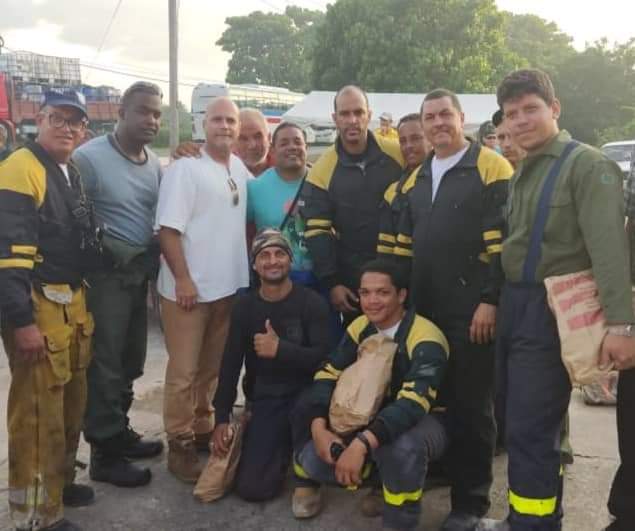 iMuchas felicidades a nuestros abnegados bomberos en su día! 
#Cuba #CDRCuba #UnidosXCuba