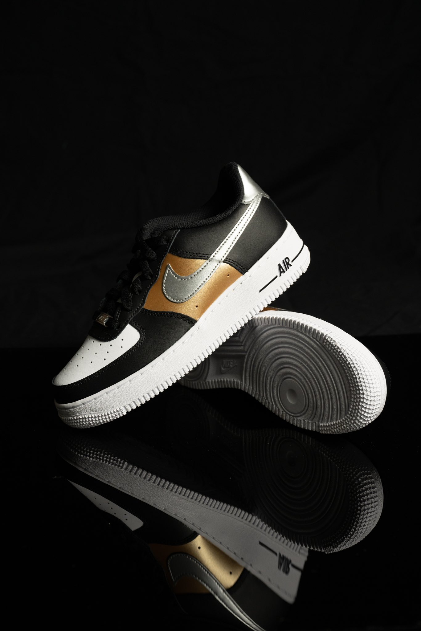 Sole Fly on X Nike Air Force 1 Retro Low BG GS available now at both locations online on the Solefly App 90 USD https t vZSitCC30P X