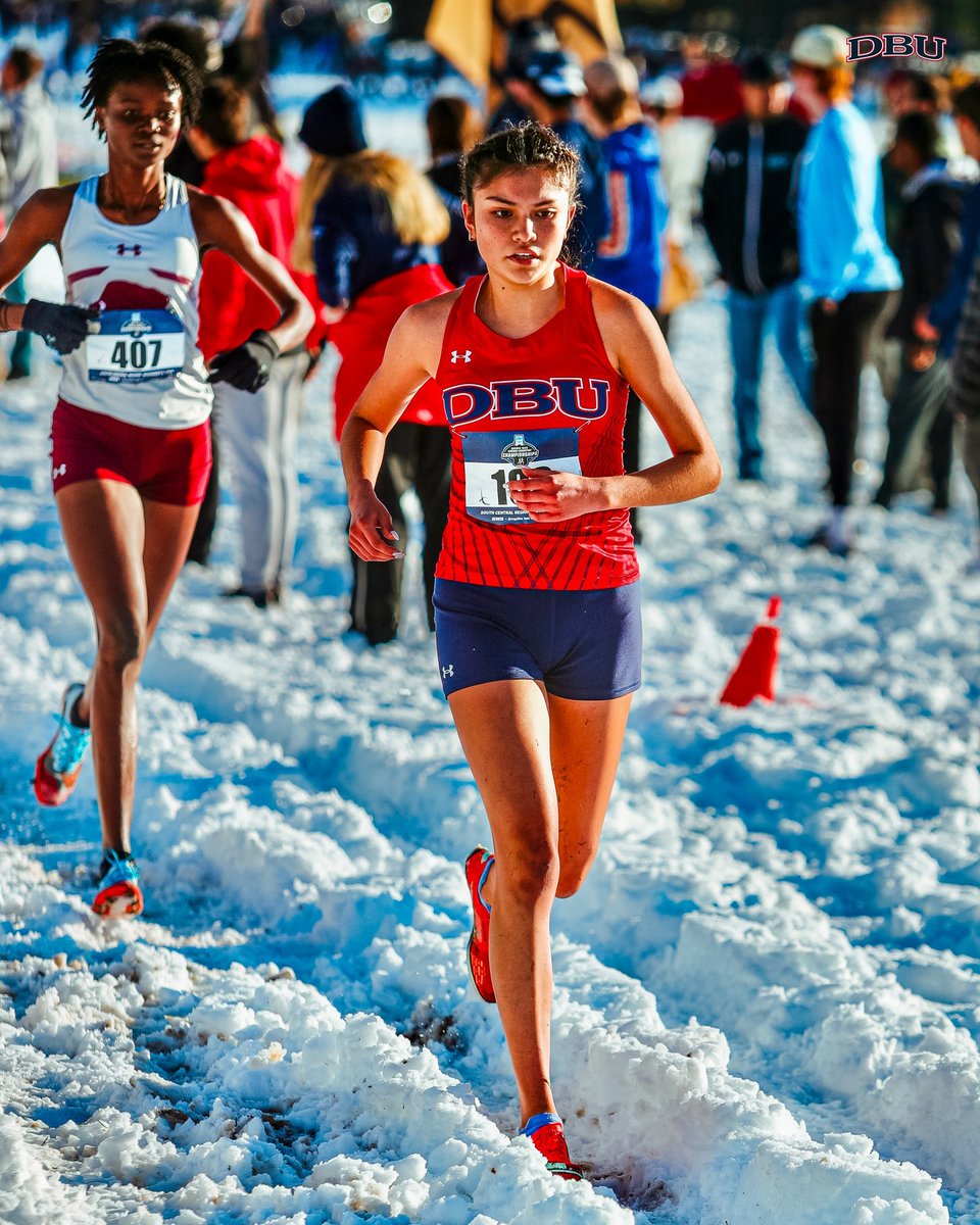 DBUXCTF's tweet photo. A few of our women competing at Regionals in Denver 💪 ❄️ https://t.co/DmITjdIZsg