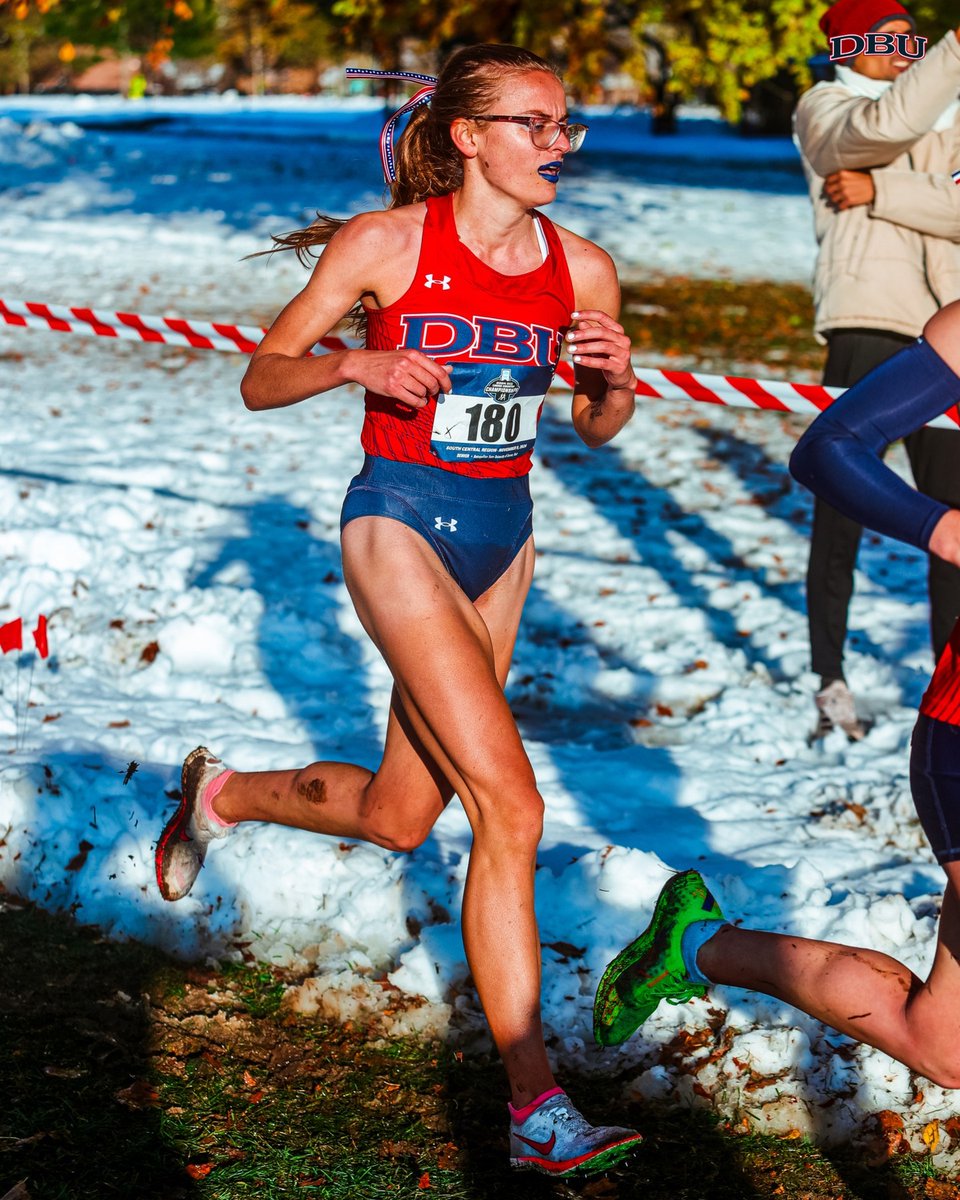 DBUXCTF's tweet photo. A few of our women competing at Regionals in Denver 💪 ❄️ https://t.co/DmITjdIZsg