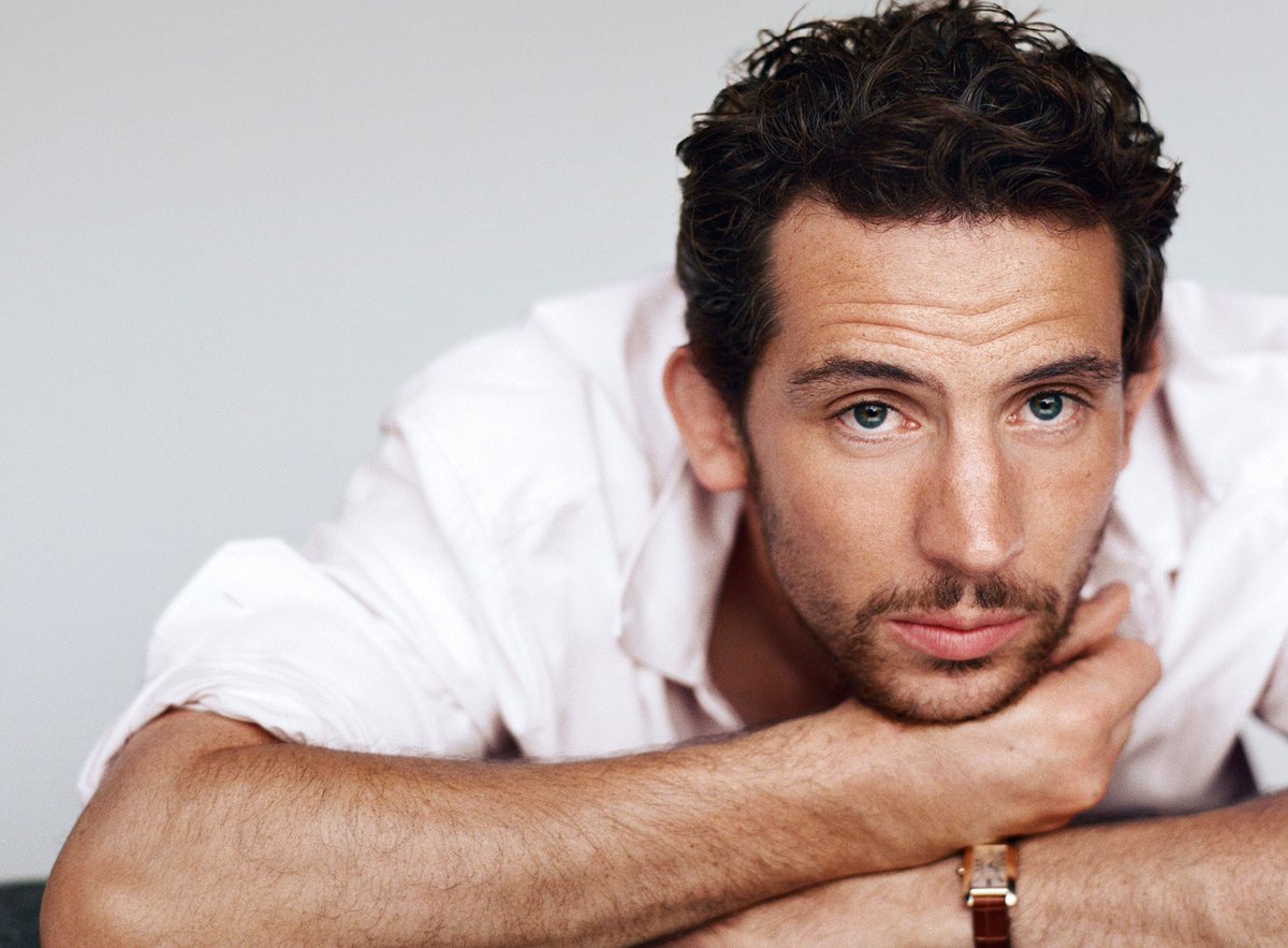 JAMNPP's tweet image. Vanity Fair coming out the same day and making an absolute mockery of People&apos;s always terrible Sexiest Man Alive game