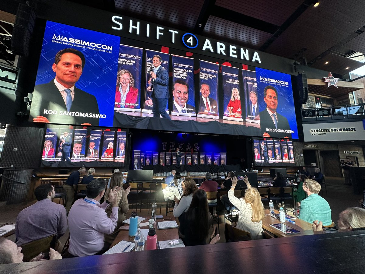 Billj81's tweet image. #massimocon is on!!! Let’s go!