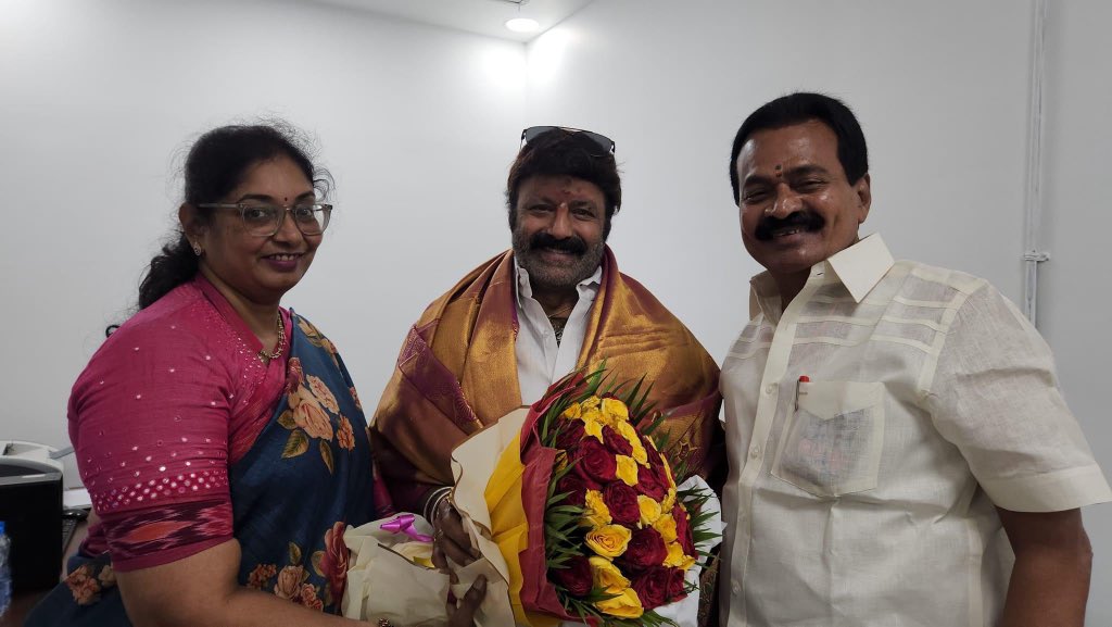 sailendramedar2's tweet photo. NUDA Chairman Kotamreddy Srinivasulu Reddy met #NBK & #CBN
today at AP Assembly❤️
#NandamuriBalakrishna #NBK109
#APAssembly #APBudgetSession https://t.co/zEg2CtKbPt