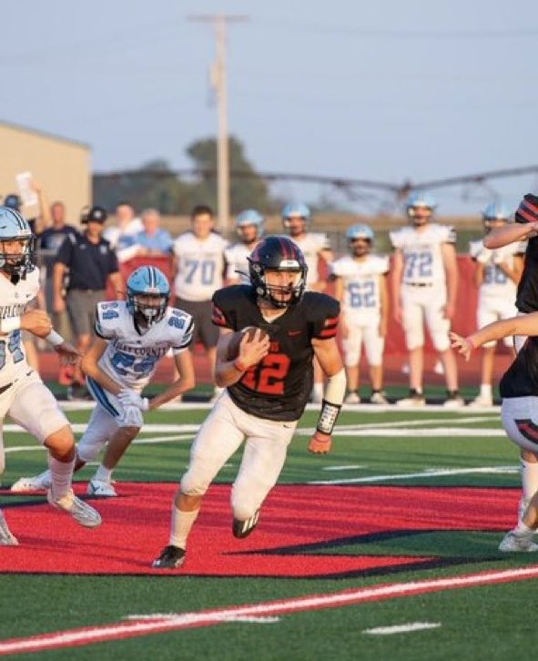 Rossville’s (1A, 7-3) QB Tayson Horak has had a standout senior season for the Bulldogs. In the Regional win over McLouth Horak had 139 yards rushing and 3 TDs on just 8 carries. Also went 3/3 in the air. On the season Horak has almost 2000 yards (1045 yds passing, 993 yds