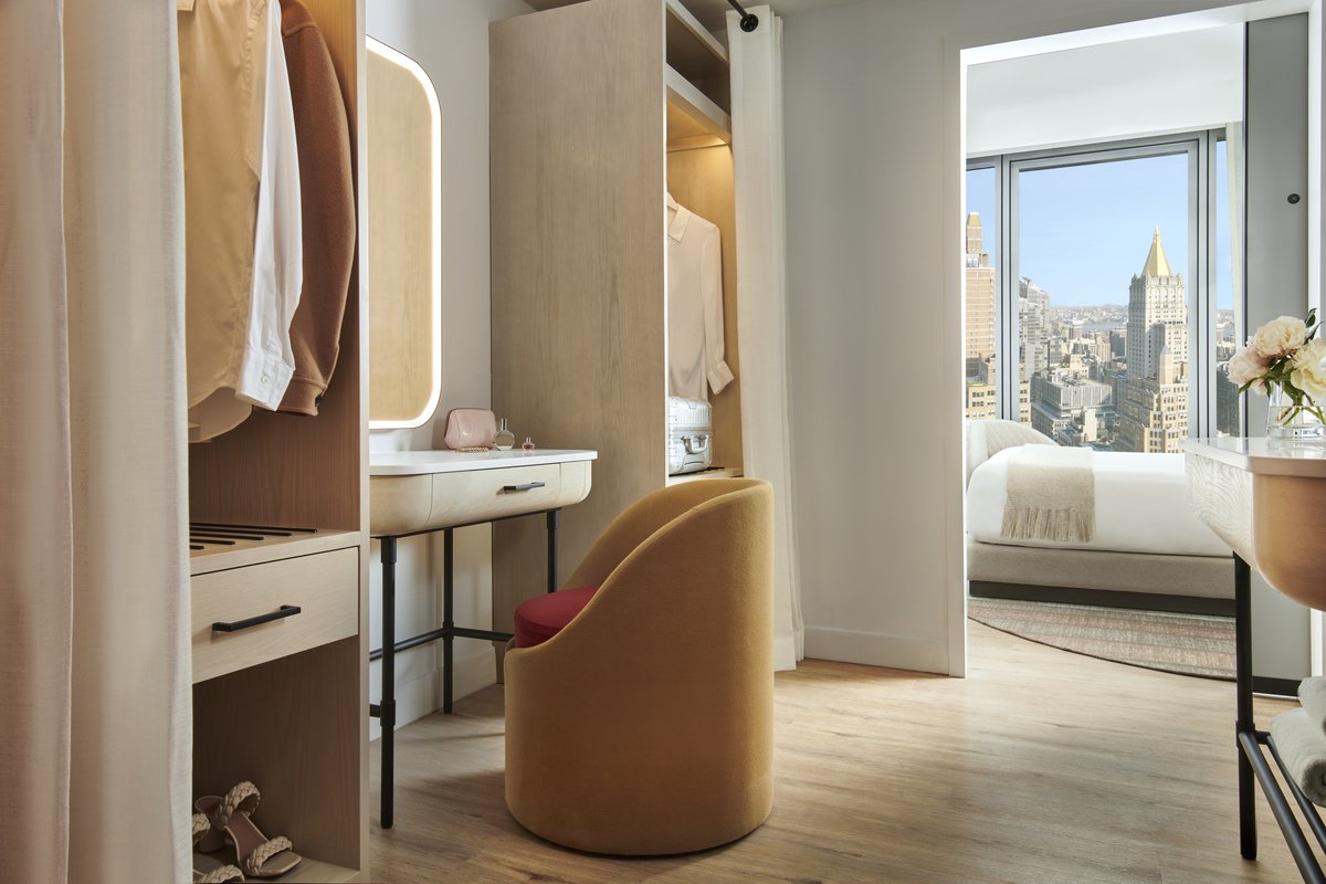 The perfect setup for relaxation and comfort ☁️💤 

Our rooms feature thoughtfully designed privacy doors that create a separate sleeping lounge and dressing area  #VirginHotelsNYC

Your perfect getaway awaits at the link in bio!