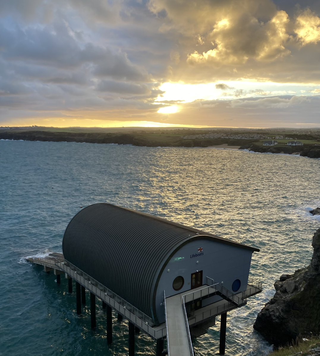 On Monday 11 our volunteer crew launched at 5.56pm to reports of a distress flare at Sandymouth. <a href="/budelifeboat/">budelifeboat</a> were also tasked along with Bude Coastguard Rescue.

A search was carried out but with nothing found Padstow #RNLI crew were stood down and returned to the station.