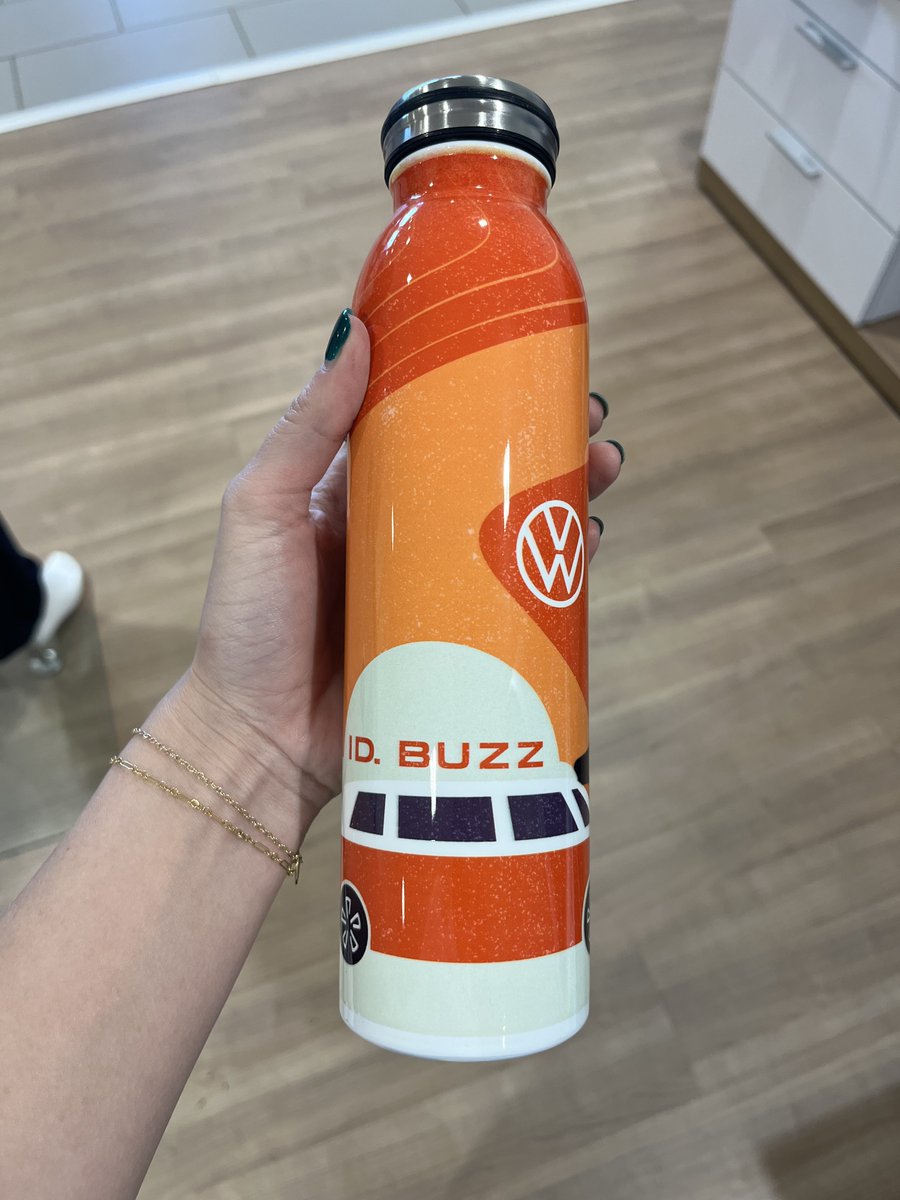 FowlerVW's tweet photo. 🍁 What's in our Gift Shop Wednesday! 🍁 Stay refreshed and cruise in style with our VW water bottles! Grab yours today and take a piece of the VW magic wherever you go 🚗💦 #vwlifestyle #vwgifts #volkswagen #hydrateinstyle #giftshop @fowlerauto https://t.co/MR517bhYER