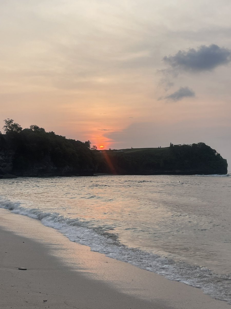 asianfunk_'s tweet photo. Bali life… https://t.co/pFmoBcX9IE