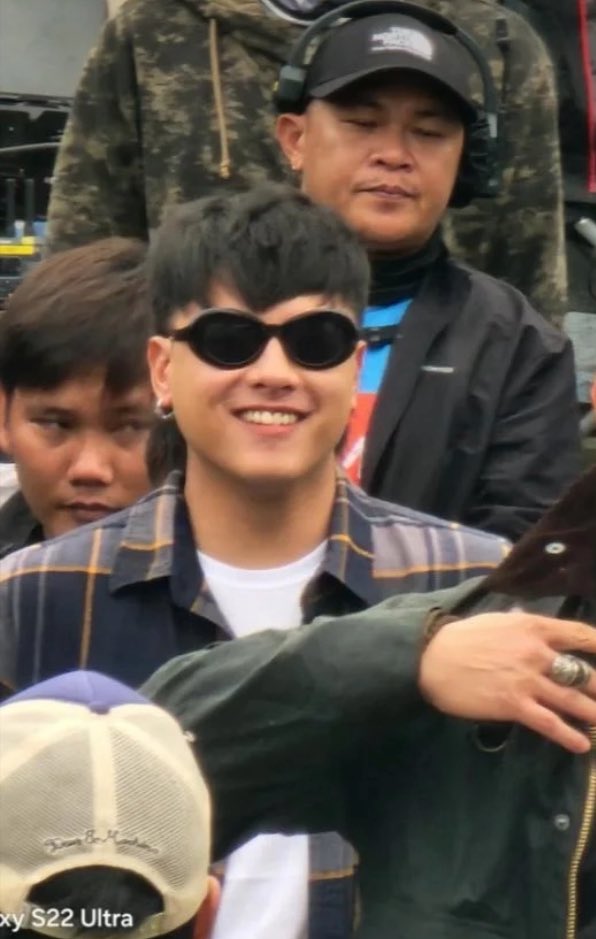 blairwaldorfs_'s tweet photo. love ka namin, enjoy ka diyan 🤓🖤 https://t.co/NNZHgQvso3