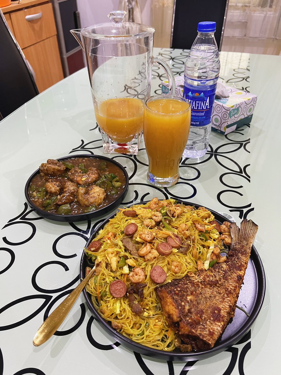 olorifeyikemi's tweet photo. Remove one thing from this table https://t.co/FWBRXhKssR