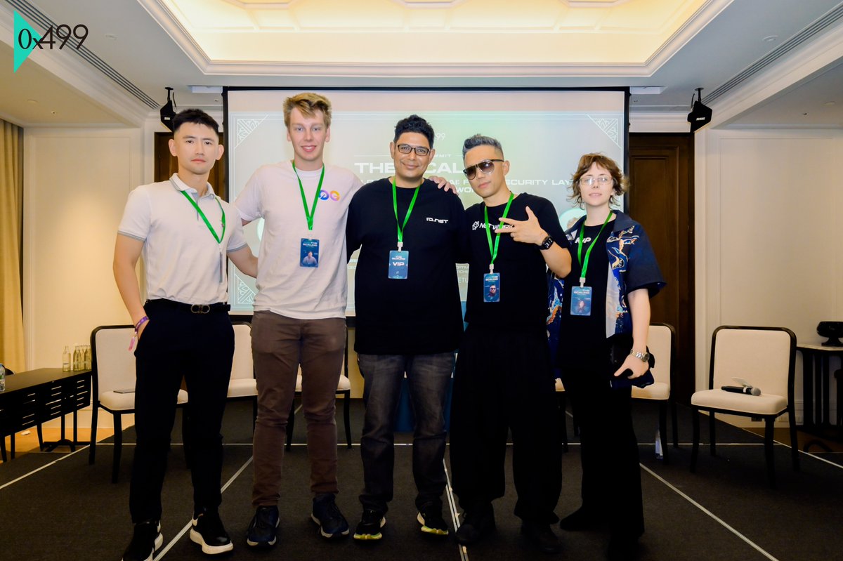 network3_ai's tweet photo. 🌐 Network3 is making waves at #Devcon2024! 

🔥Our team is excited to showcase the future of #AI Layer2 and decentralized connectivity. 

🫡Stop by our booth, scan the QR code, and learn how to earn rewards with $N3. 

📈Let’s reconnect the world together! 🚀💫 

#Web3 #AIoT #DePIN #Network3 #Blockchain