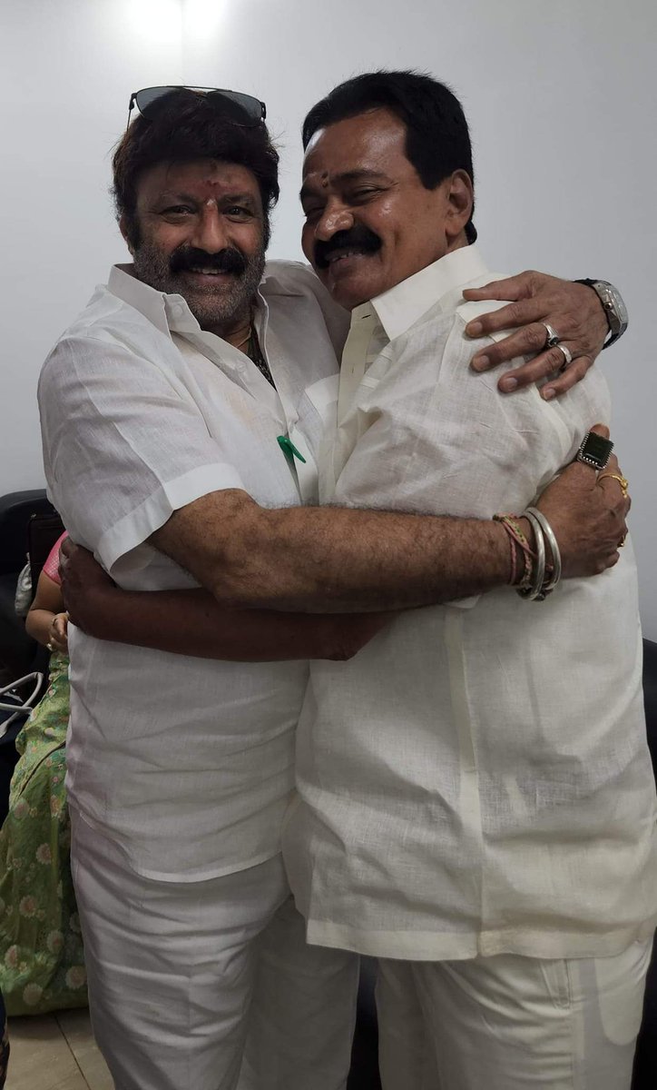 BalayyaUvasena's tweet photo. NUDA Chairman Kotamreddy Srinivasulu Reddy garu met our LEGEND#NBK & #CBN garu
today at AP Assembly❤️ @Kotamreddy_TDP
#NandamuriBalakrishna #NBK109
#APAssembly #APBudgetSession https://t.co/idawmzNtmZ