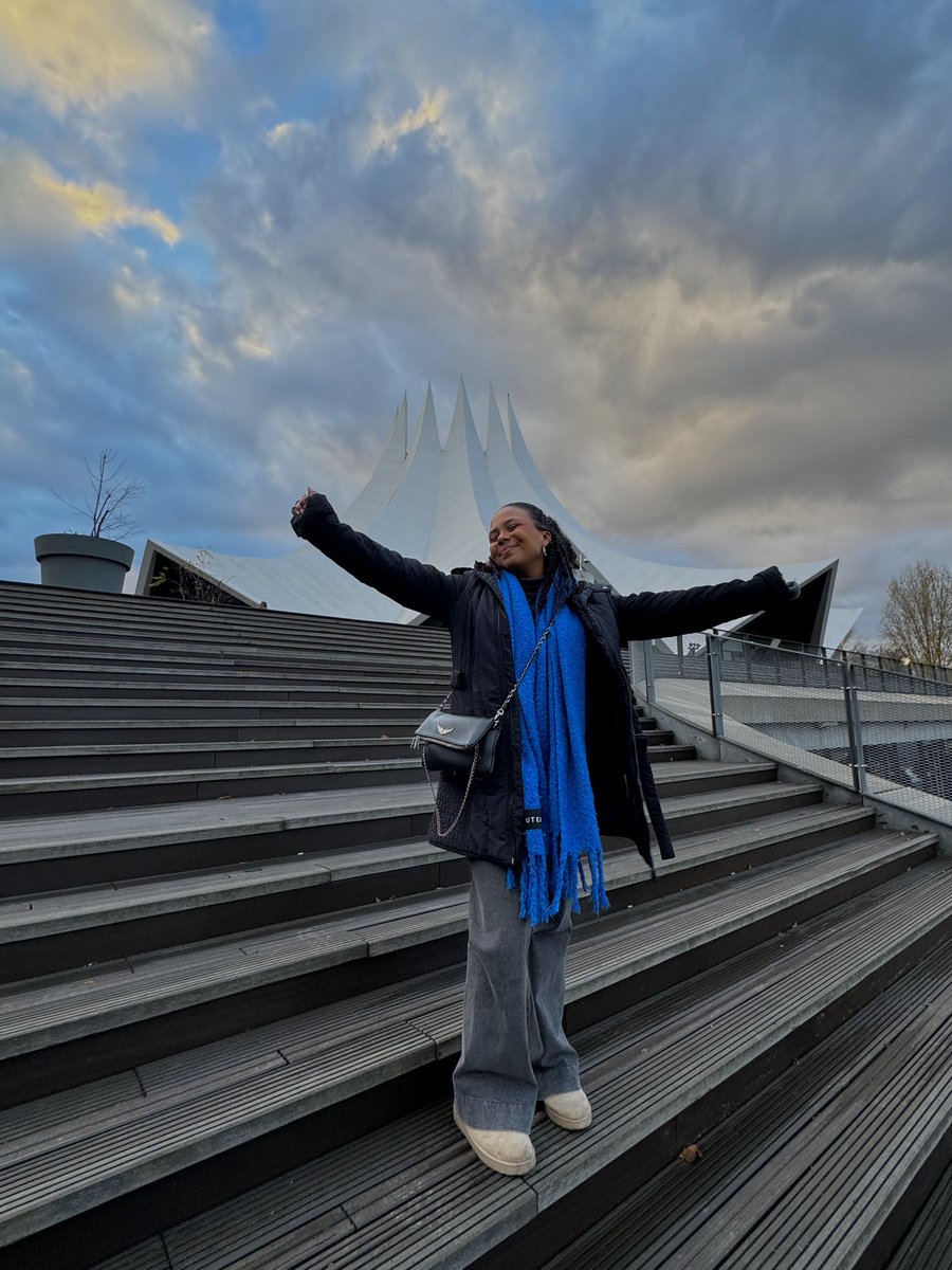 adrianamrtinz's tweet image. see you very very soon!!! 🩷🩷@ShawnAccess #forfriendsandfamilyonly