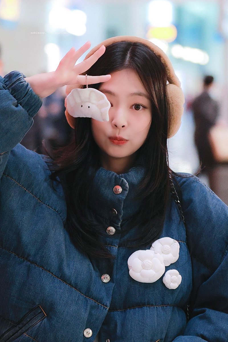 jennierubytop's tweet photo. 50 replies n 100 reposts. Let's go guys 

 I vote #JENNIE     for #2024MAMAVOTE https://t.co/hA6zd8GGlY