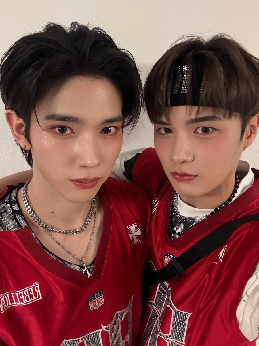 Lun8_Spain's tweet photo. TRAD 📝 13112024

[#JiEunho #Chael]

¡Hoy es el día del SAT! A todos los que os examináis, no estéis nerviosos, hacedlo tal y como os habéis preparado. ¡¡Fighting fighting!!

#루네이트 #지은호 #카엘 #Candidatos #ÁnimoConElSAT #SATlunchbox #Cuidaos #BuenResultado #EsperoQueVayaBien!