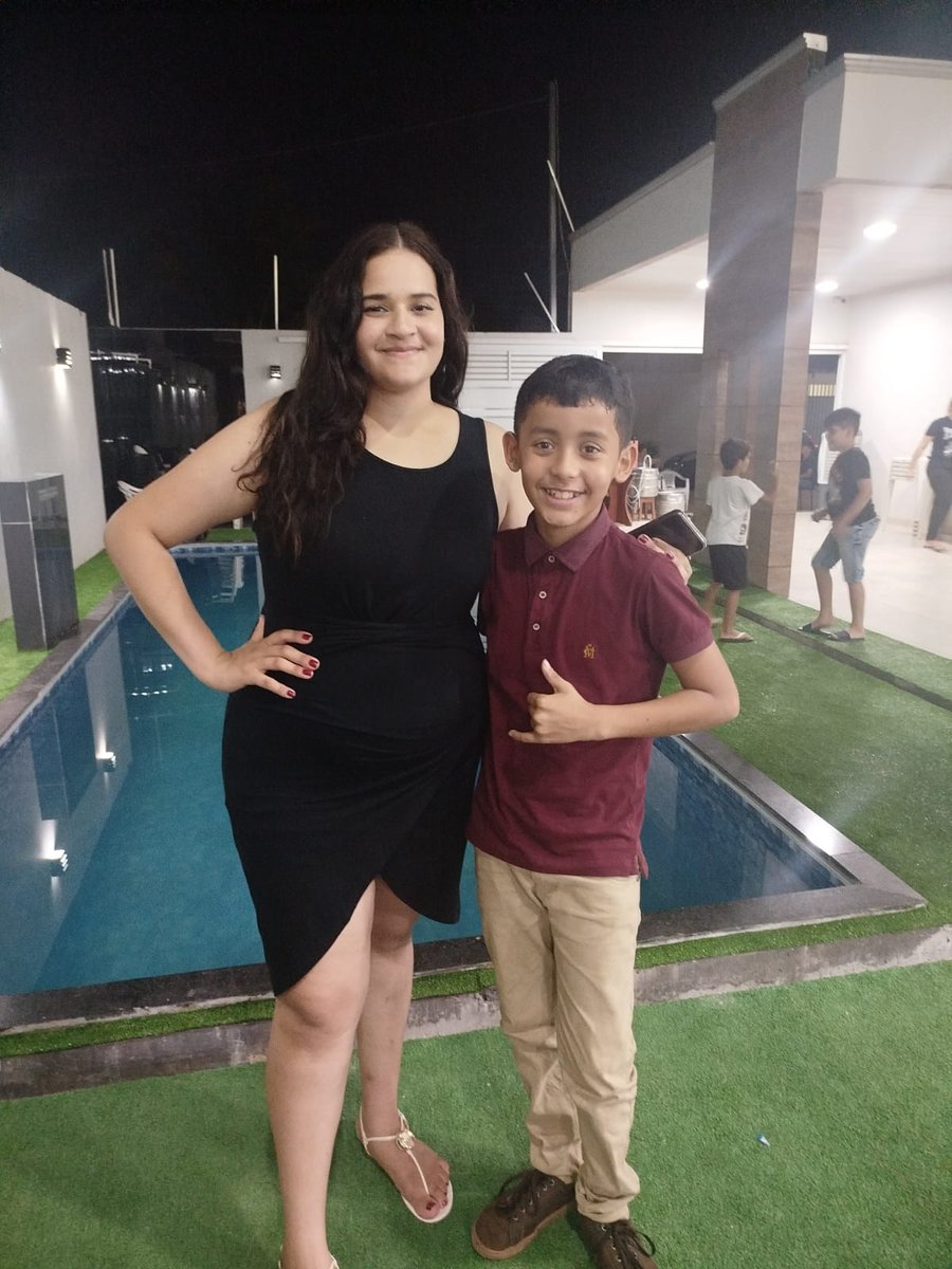 Minha neta e o bisneto Enzo e Marcos e outro neto lá fundo...!!