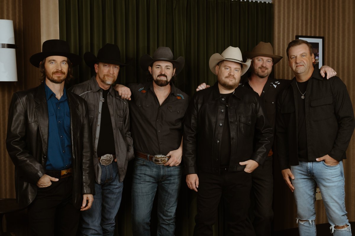 MAD members get early access to Randy Rogers Band tickets TODAY! 🎶✨ Check your email for your presale code and grab the good seats while they're still available. 

Not a MAD member yet? No problem! 👉 Become a MAD member tod... bit.ly/3RauyQF. bit.ly/3YZ2HXq