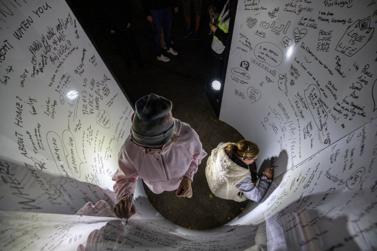 Join an upcoming Nuit Blanche 2025 Info Session! Learn more about the Independent Projects &amp; Open Call proposal process at a free virtual session: 

📅 Nov 21 at 12 – 2 p.m. EST 
📅 Nov 28 at 6 – 8 p.m. EST 

ASL Interpretation provided. 

Learn more: toronto.ca/explore-enjoy/…