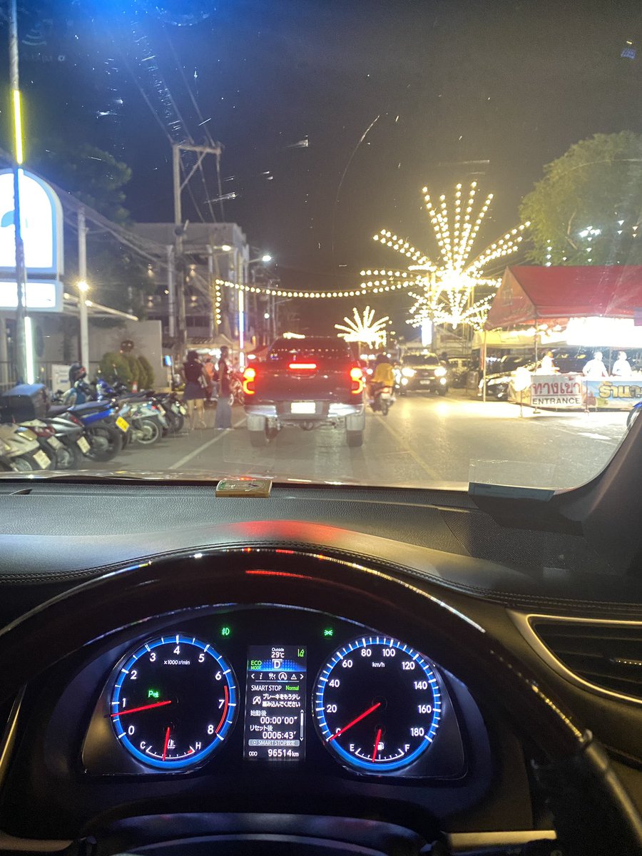 ทำไมมันเหงาแบบนี้มีใครว่างทักมาคุยกันหน่อยคับ