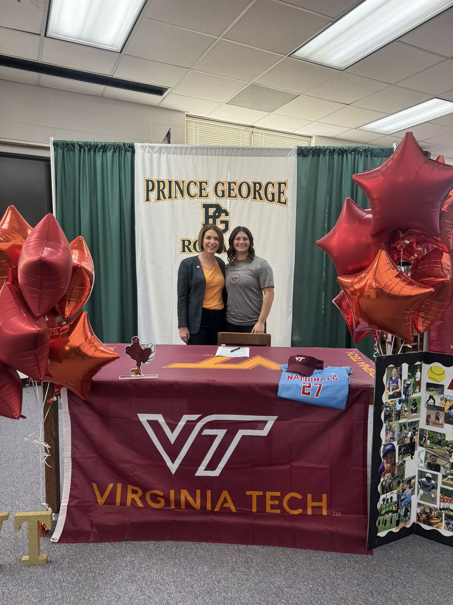 🚨National Signing Day🚨 Abbie Sars signs her National Letter of Intent to play softball at Virginia Tech🦃🥎✍🏼
Congratulations Abbie👏
Delegate Carrie Coyner also in attendance🤩
