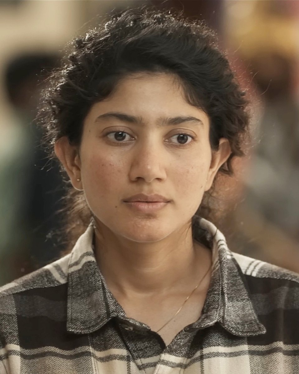 SaipallaviFC's tweet photo. Our Cute n Innocent INDHU 🥹♥️
@Sai_Pallavi92 

#SaiPallavi #Amaran https://t.co/ZByjOYoLEL