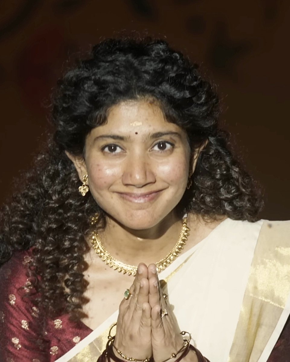 SaipallaviFC's tweet photo. Our Cute n Innocent INDHU 🥹♥️
@Sai_Pallavi92 

#SaiPallavi #Amaran https://t.co/ZByjOYoLEL