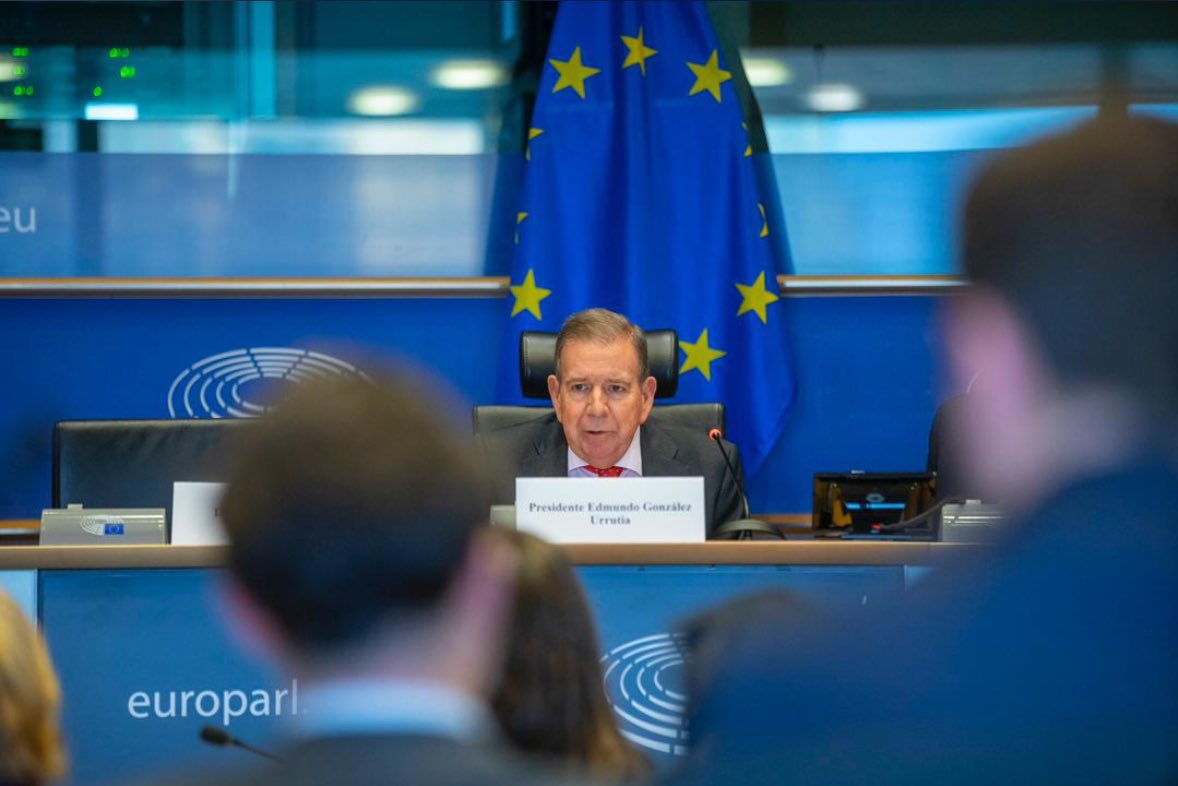 Locos e Incorrectos tweet media