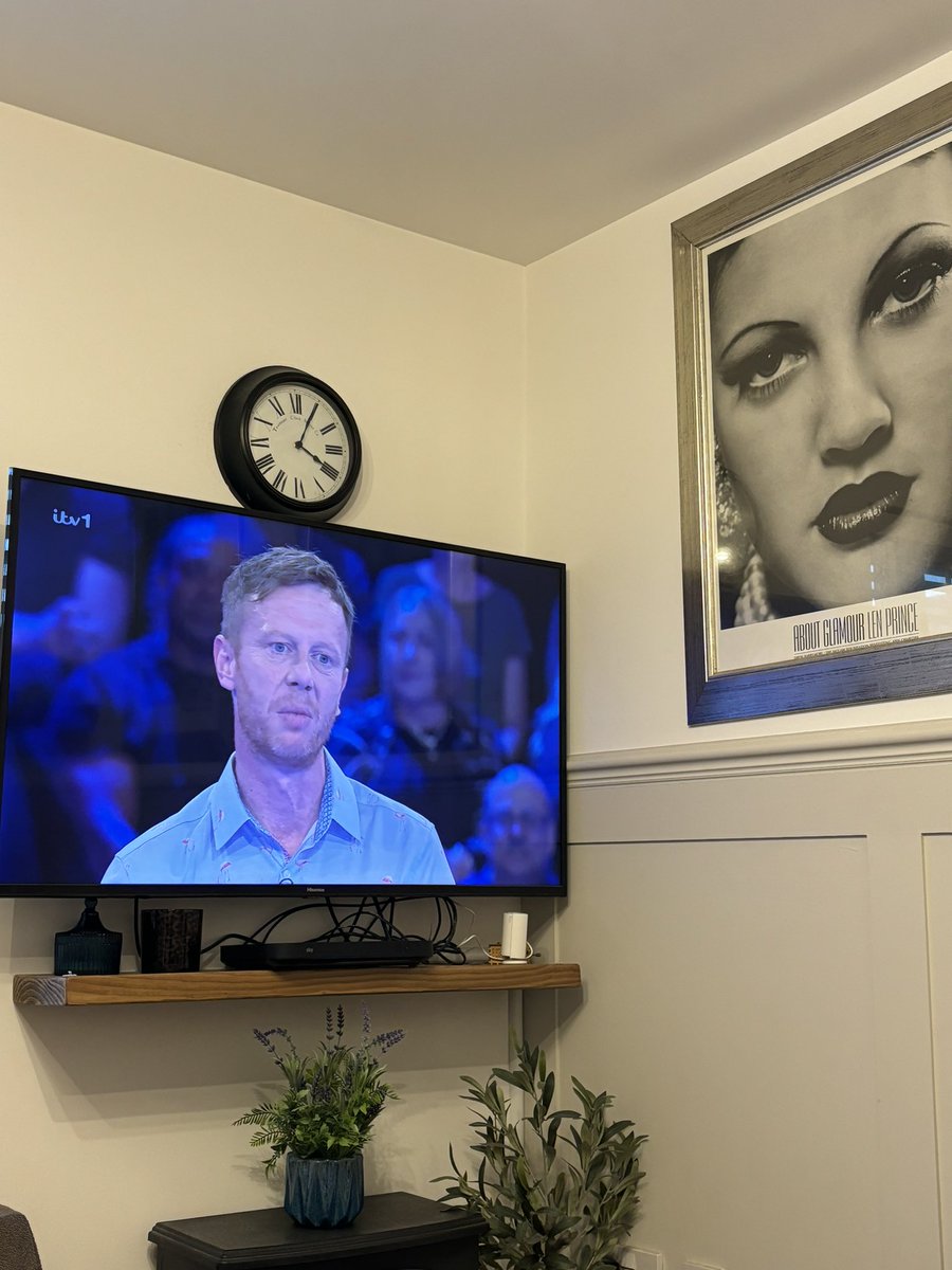 Jon Saunders tweet media