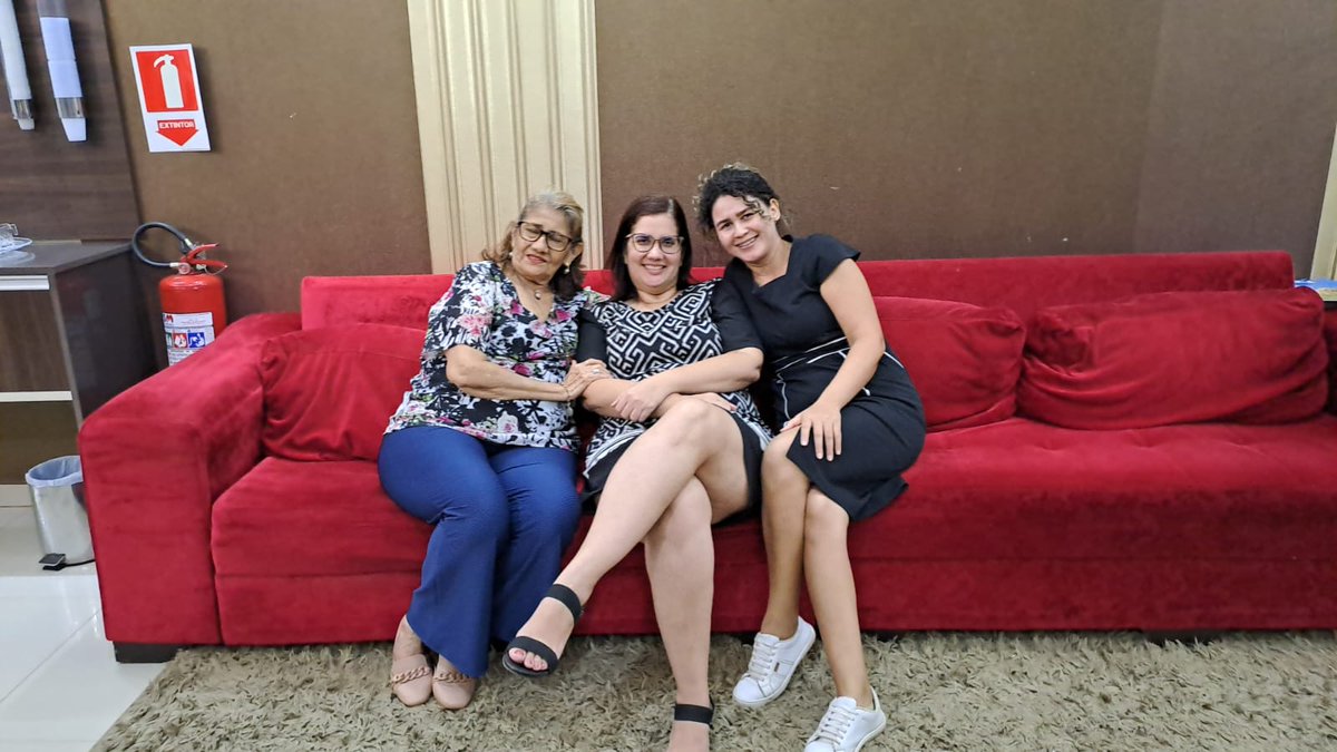 Eu estou perto da minha viagem para Porto Alegre,  em Itaituba, Pará, na terra do sol com Tayná Fonseca e Daiane...!! 😍❤️🤩❤️🌺💐🌹