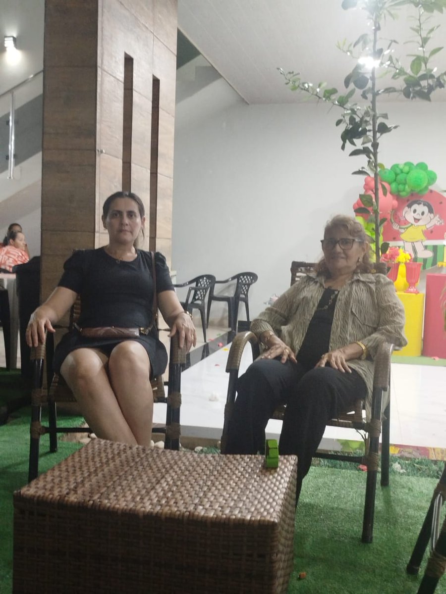 Eu e minha filha Luciana, no niver da minha bisneta Maria Cecília..😍❤️🤩❤️🌺💐🌹