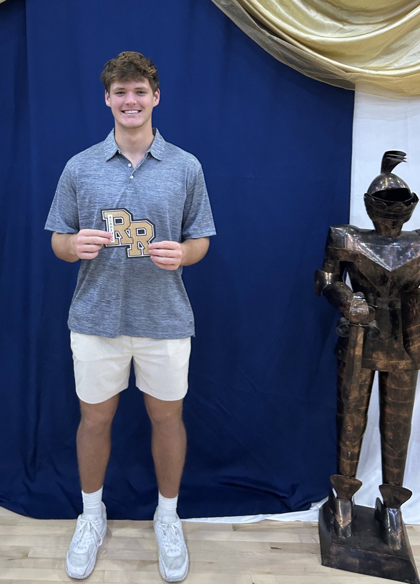 -  ⭐️⭐️⭐️
Grateful for  
ESPN <a href="/espn/">ESPN</a> 
3 star rating 

-  🎓Earned Academic       Letter 

🏈Senior Yr Stats 
-15 TDs
-809 yards
-19.7 yds/catch
-42 catches 
- 81% reception rate
Hudl: hudl.com/v/2Q0thf

Playoff Fri night ⏰
<a href="/MikeCollins05/">Coach Collins</a>