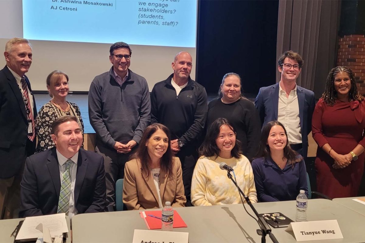 Strath Haven is deciding what to do about cell phones.

On October 29, Interim Superintendent Dr. Jim Scanlon held an educational phone forum at 6:30 p.m. in the Strath Haven Middle School Auditorium.

Read:
shpantherpress.com/phone-forum-ad…
