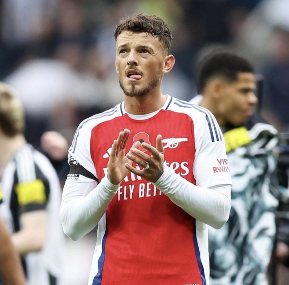 SleeperFooty's tweet photo. Ben White has undergone a minor surgery to resolve an ongoing knee issue. The defender is expected to be out for 8 weeks. https://t.co/DcndAbqMTb