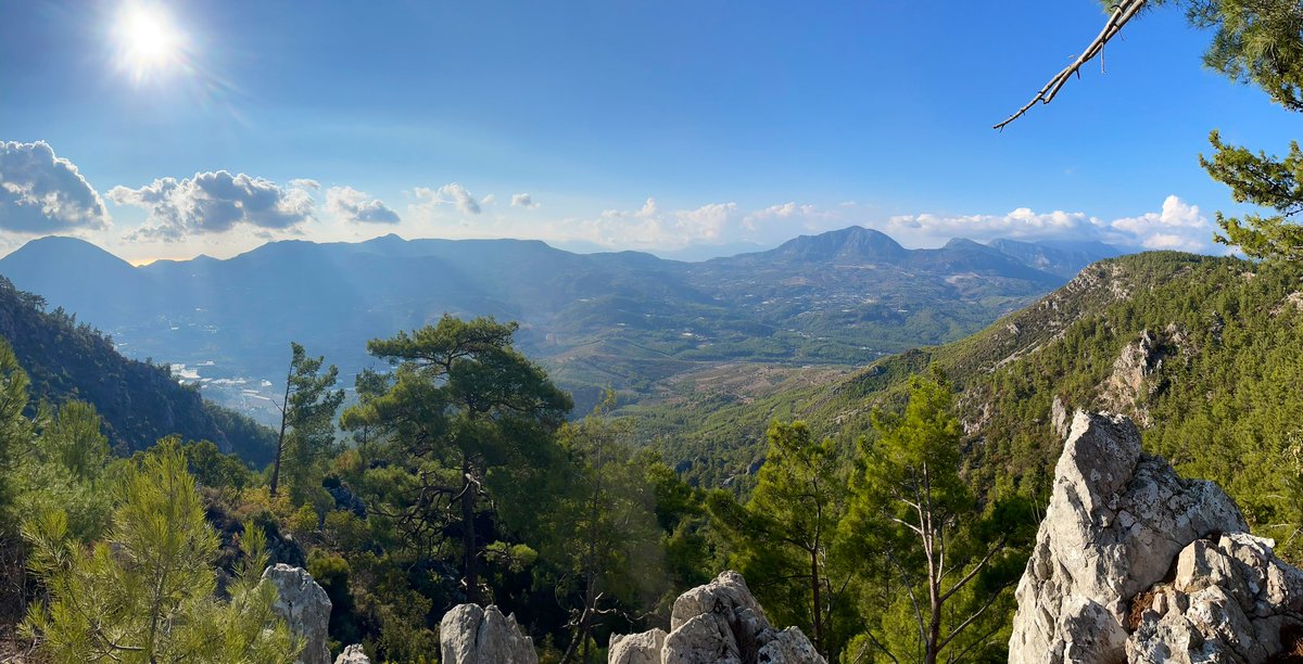 Day 2 on the #lycianway. Çirali to Adrasan. Nice visit to Olympos ruins, nice walk through the forrest over Musa Ďagi with a challenging descent into Adrasan. Weather definitely on-side today!