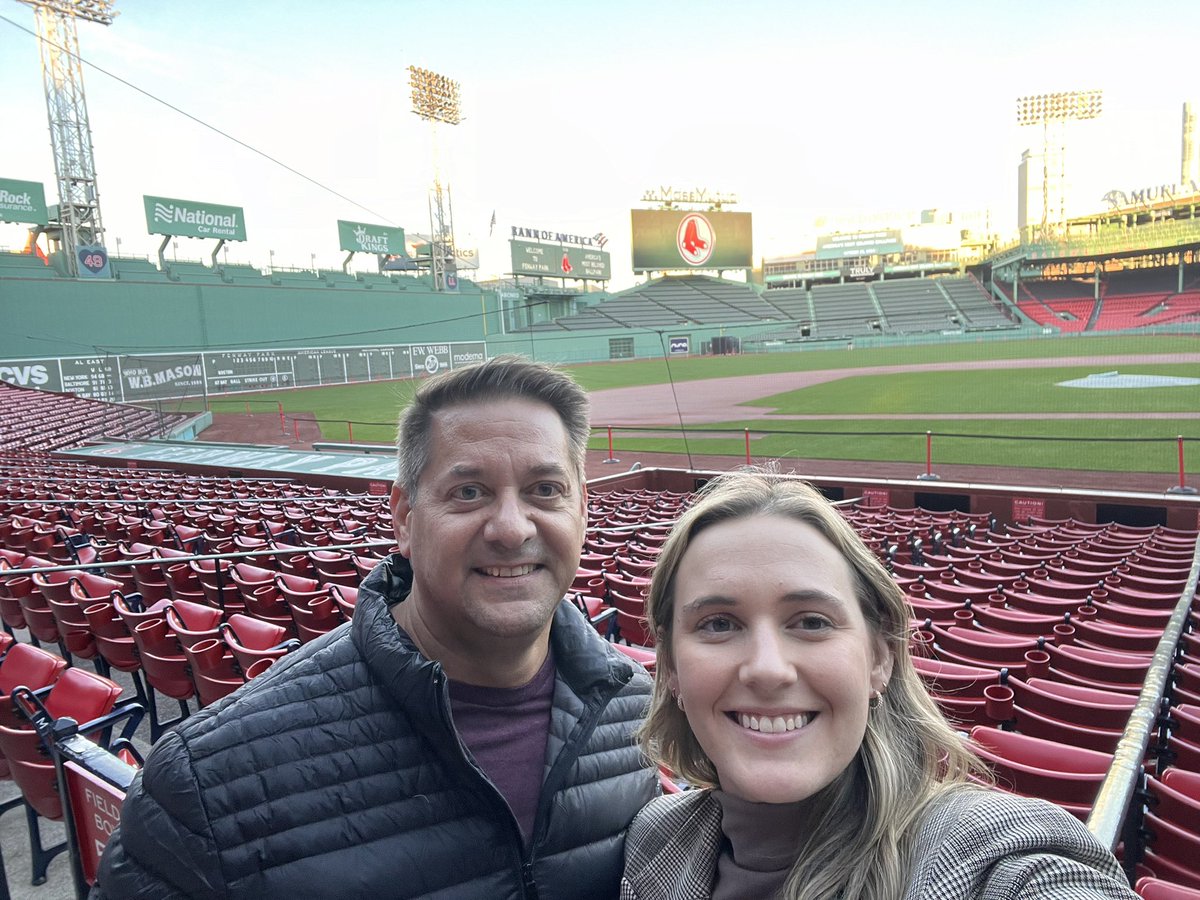 roccafortemed's tweet photo. This is quite delayed (have been having an amazing time fixing bones on my trauma elective), but I had so much fun in Boston at the SAOAO Fall Conference. Super honored and excited to work with this team this next year!!! https://t.co/ooyWx8e37Q