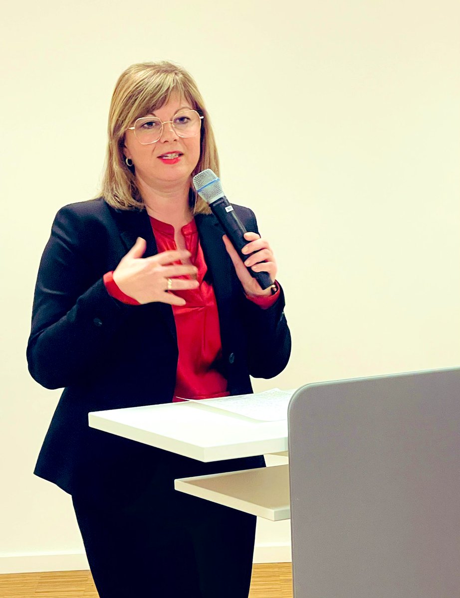 „Prävention: mehr als ein gesunder Lebensstil?“ Mit dieser Frage befasst sich heute der 14. gesundheitspolitische Impuls #RLP. Wir freuen uns auf den spannenden Abend, der nun von Staatssekretärin Nicole Steingaß eröffnet wurde! <a href="/MWGRLP/">Ministerium für Wissenschaft und Gesundheit #RLP</a> <a href="/LaekRlp/">Landesärztekammer RP</a>