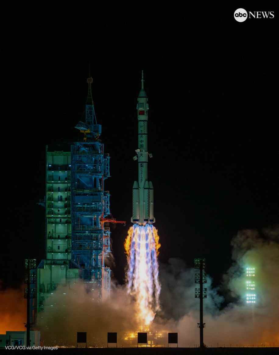 Angel097Violet's tweet image. Vamos explorar o mundo de Sarah Roomie!