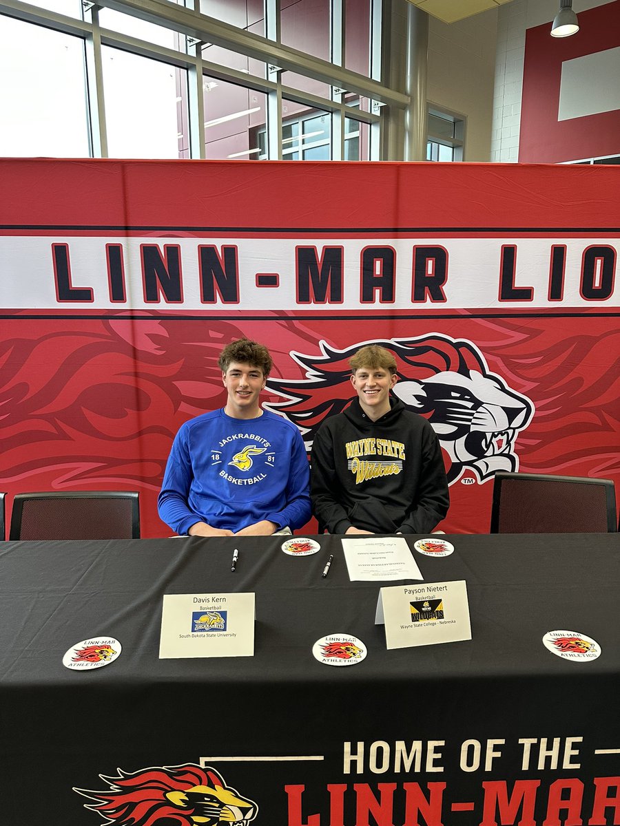 Linn-Mar Basketball tweet media