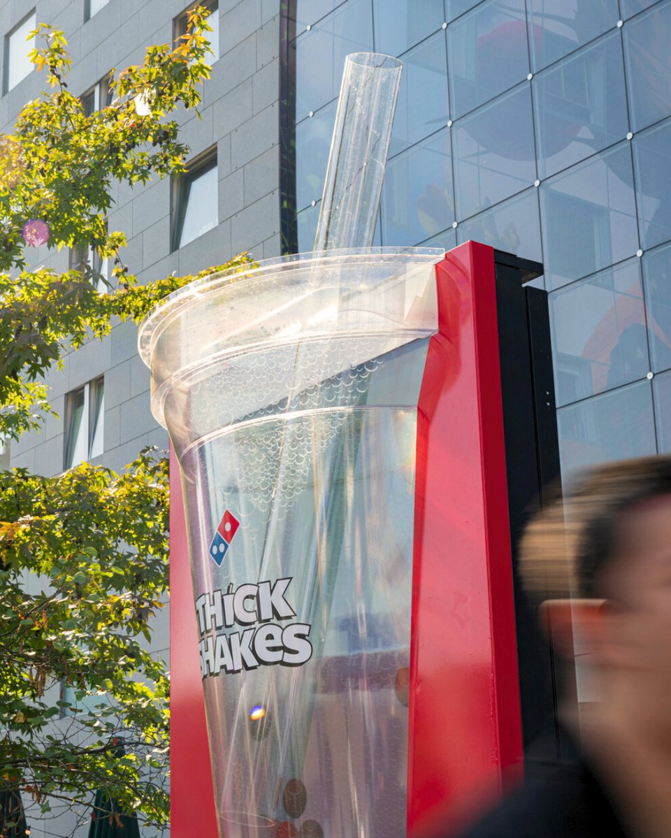 JCDecaux Global (@jcdecauxglobal) on Twitter photo 👀 <a href="/JCDecauxNL/">JCDecaux NL</a> presents a 3D experience in #Rotterdam with <a href="/dominospizzanl/">Domino's Nederland</a>'s irresistible Bubble Thick Shakes. Watch playful bubbles make their way to the straw in this giant, eye-popping digital display at the Markthal. ✨
Produced by #O2HCreativeSolutions and <a href="/OOH_Masters/">Out of Home Masters</a>. 👀 <a href="/JCDecauxNL/">JCDecaux NL</a> presents a 3D experience in #Rotterdam with <a href="/dominospizzanl/">Domino's Nederland</a>'s irresistible Bubble Thick Shakes. Watch playful bubbles make their way to the straw in this giant, eye-popping digital display at the Markthal. ✨
Produced by #O2HCreativeSolutions and <a href="/OOH_Masters/">Out of Home Masters</a>.