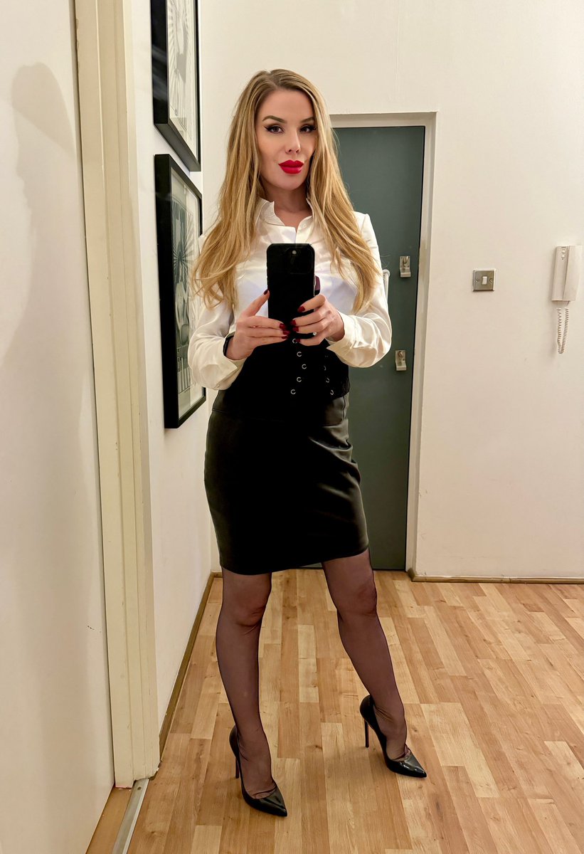 Someone’s about to have their appraisal the Boss Bitch. Let’s hope he meets my high standards of satisfaction…