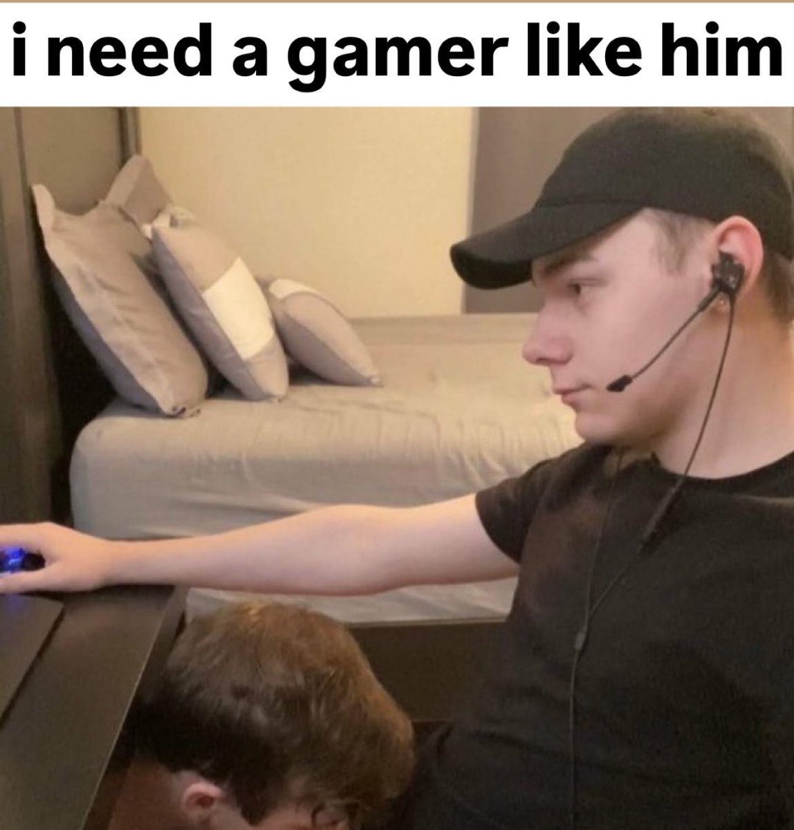 no context gay tweet media