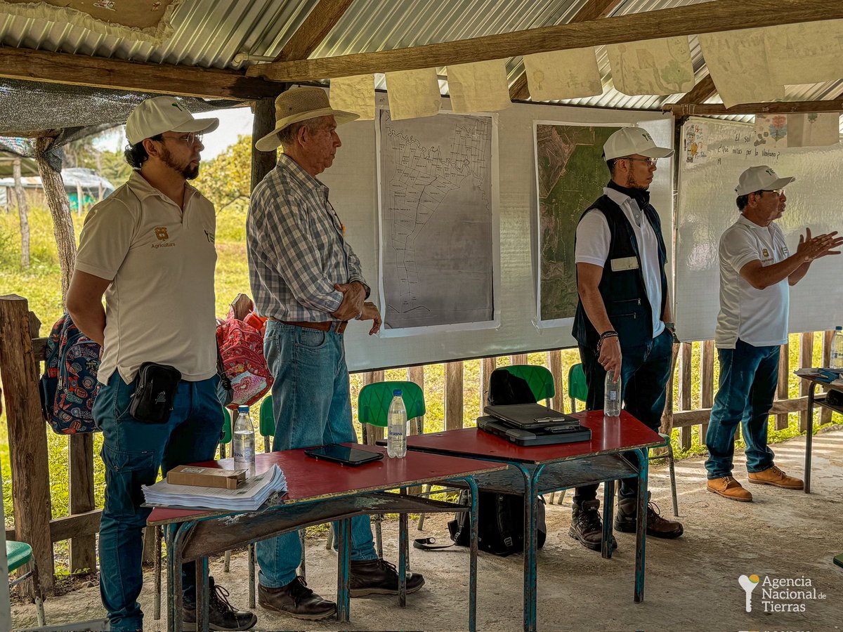 Con un equipo de abogados, topógrafos y agrónomos llegamos al predio El Prado, municipio de La Jagua de Ibirico, Cesar, donde realizamos caracterización técnica y jurídica que nos permitirá titularizar 1263 hectáreas de 48 familias campesinas. 👩‍🌾🧑‍🌾💚