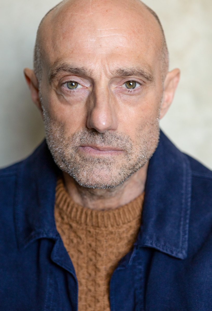 New Headshots by Josh Lovell at Gingershot Photography and I’m also thrilled to announce I’m now represented by <a href="/CowleyKnoxGuy/">Cowley, Knox & Guy</a> 👍🏻 Thanks David, Steph, Mel and Andy 👍🏻 Looking forward to 2025 🤗